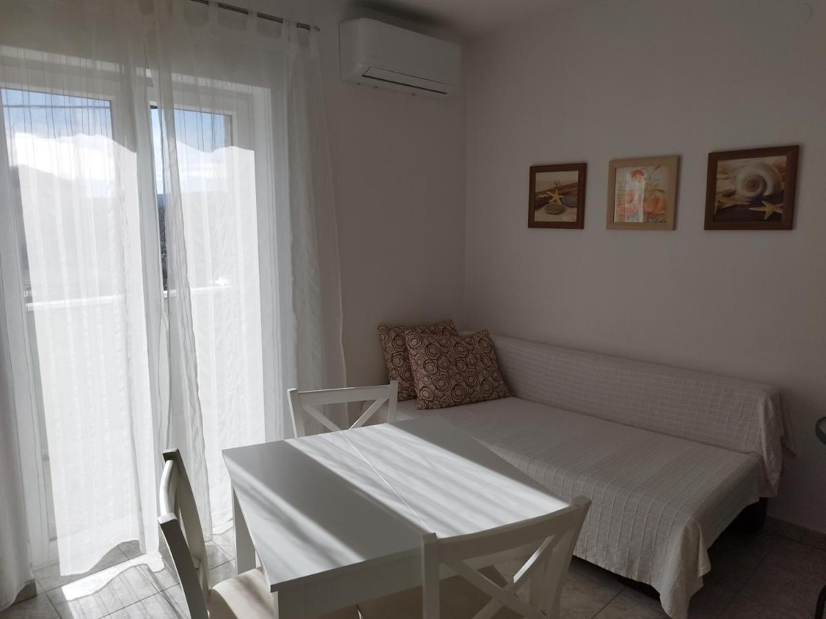 Apartments Valeria Kastela Bagian luar foto