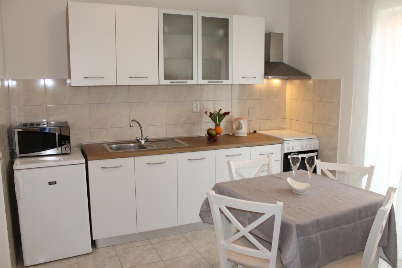 Apartments Valeria Kastela Bagian luar foto