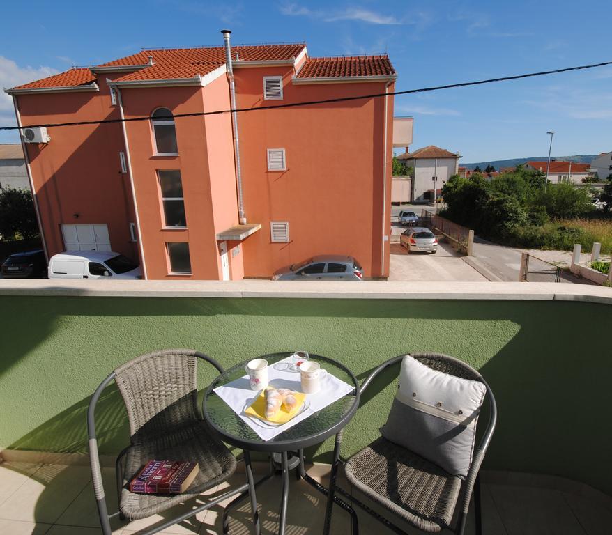 Apartments Valeria Kastela Bagian luar foto
