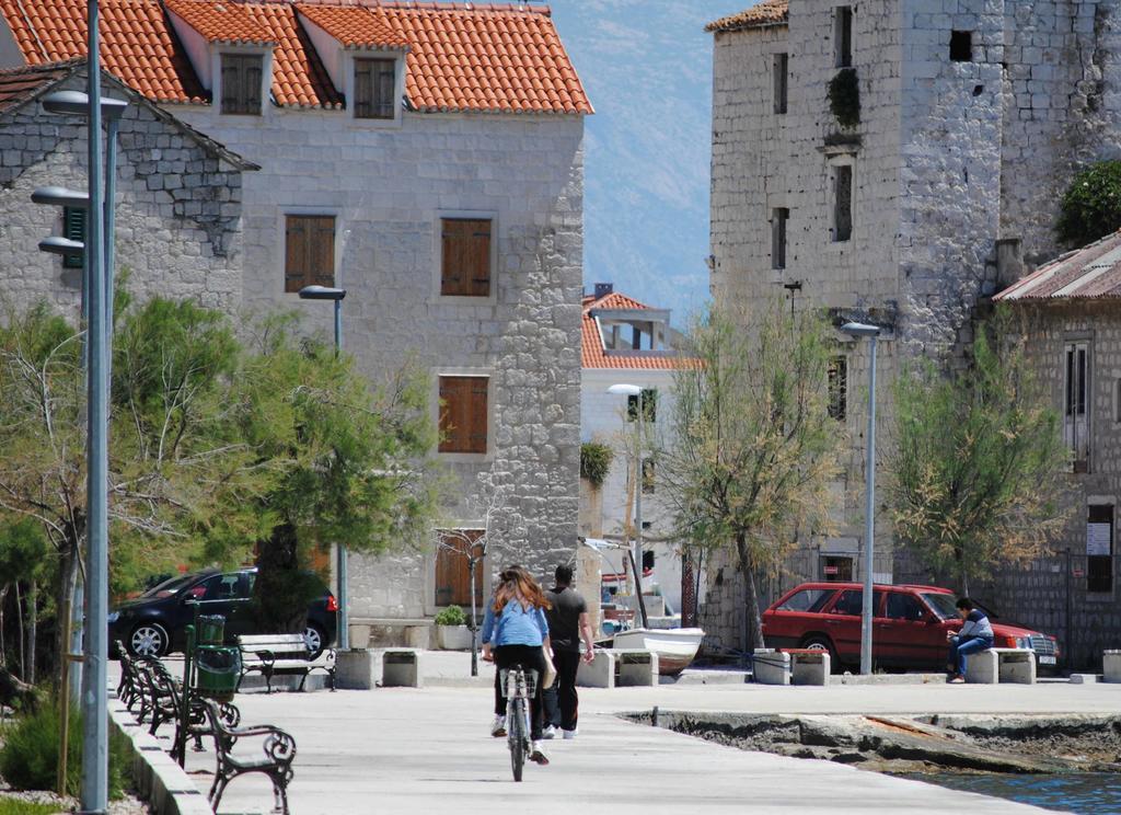 Apartments Valeria Kastela Bagian luar foto